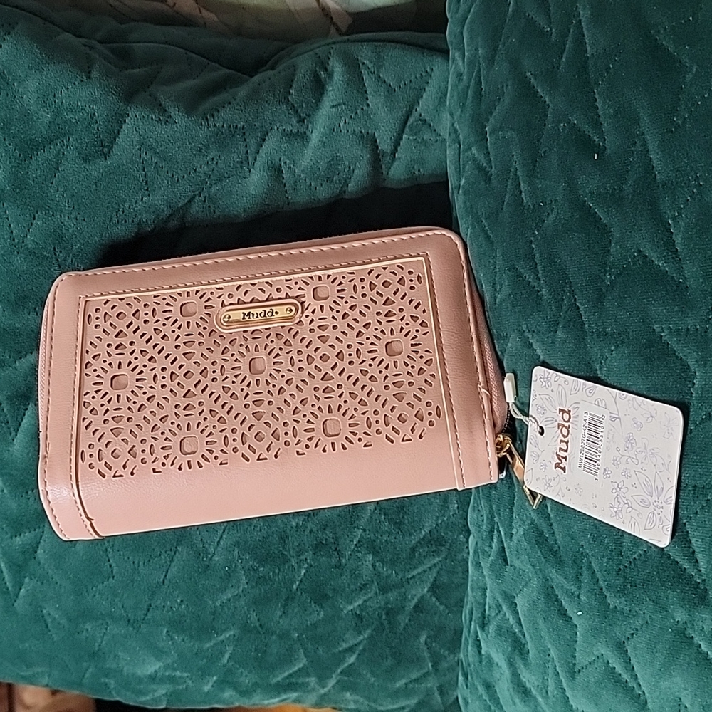 Mudd Mudd...purse👛 very elegant hands with double cream color zipper... - Picture 8 of 12